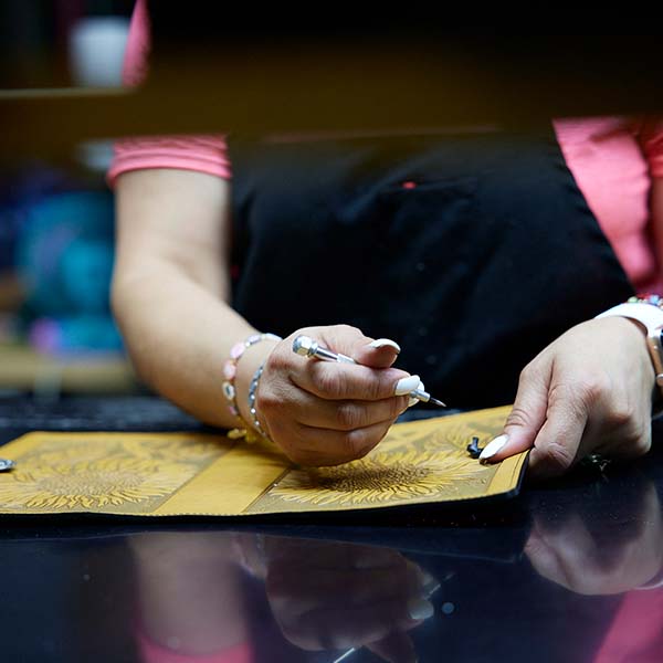 Oberon Workshop inpsection and lacing