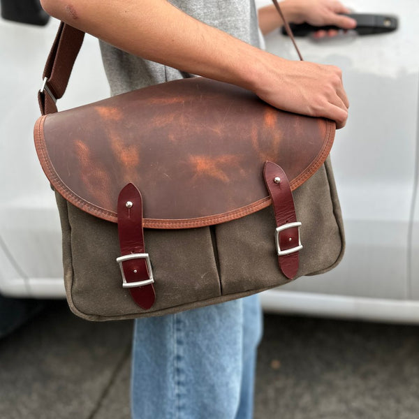 Hard-Times-Messenger-Bag-model