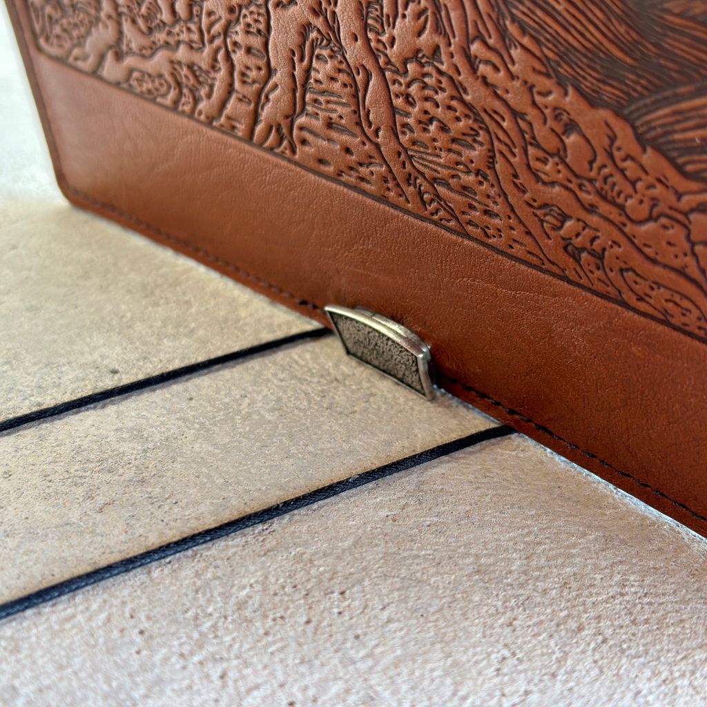Oberon Design Leather Kindle Scribe Cover, Horizontal Platform Detail