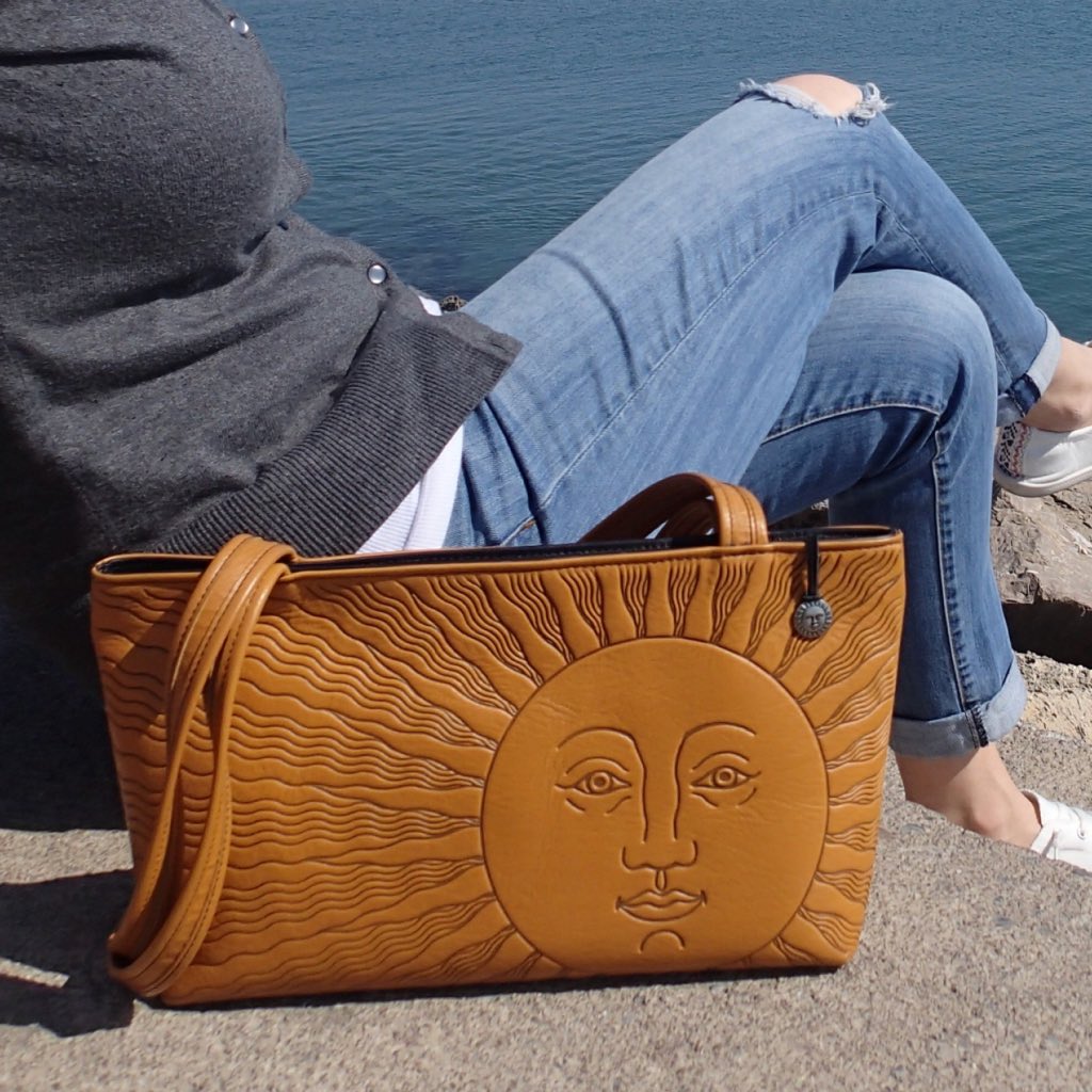 Streamline Handbag, Sun