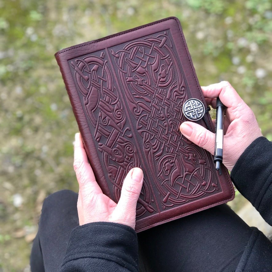 Celtic Hounds | Oberon Design