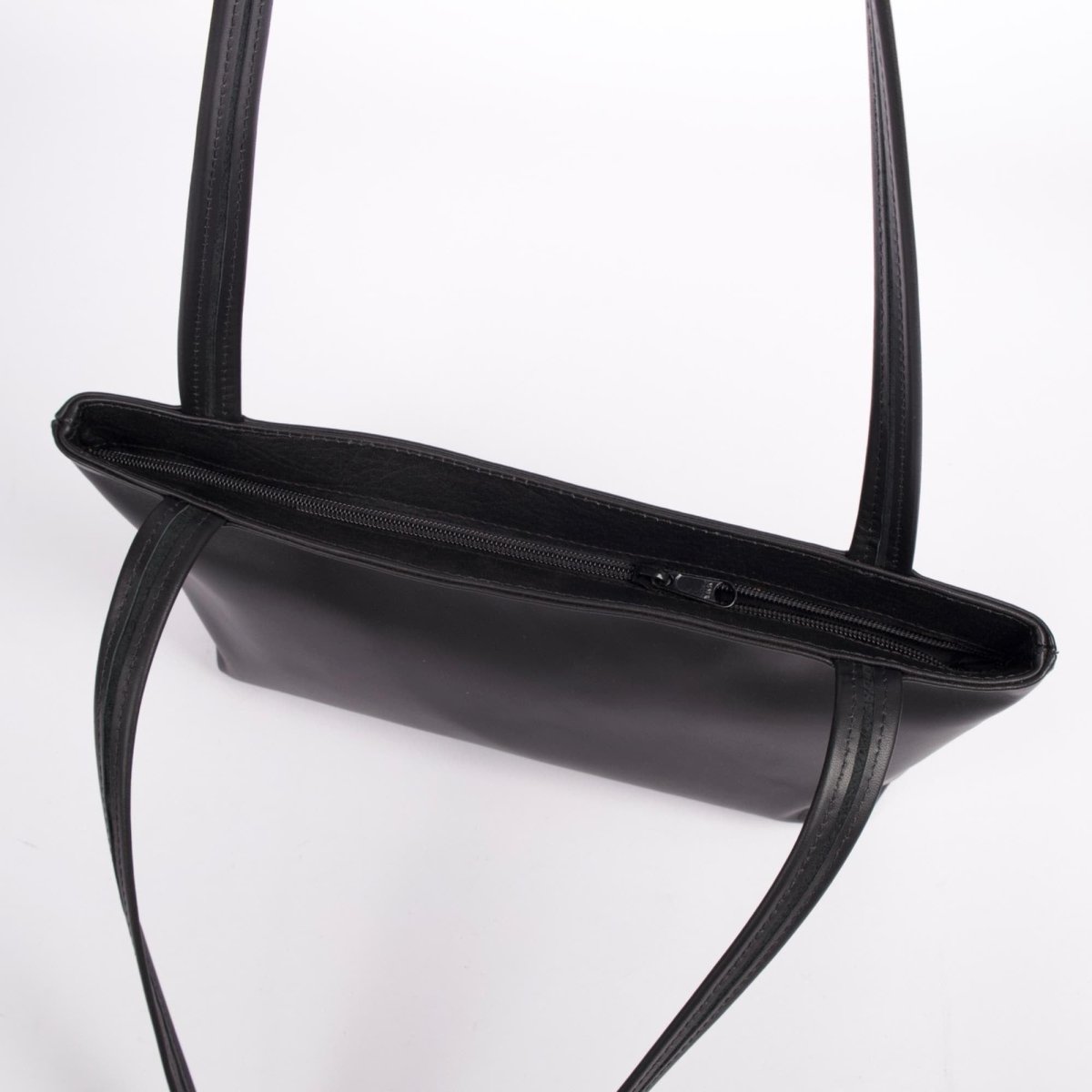 Streamline bag in black