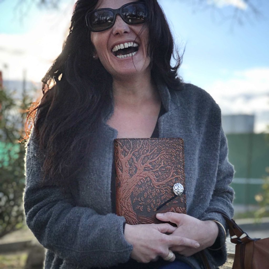 Leather Tree of life journal in the hands of a happy customer