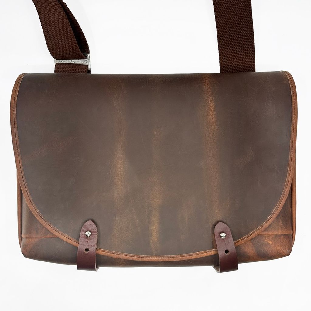Slimline Messenger bag, Hard Times front view with straps