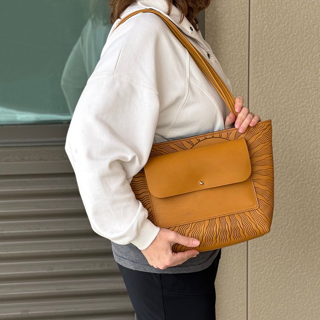 Leather Handbag, The Classic Tote, Sun, Model Image