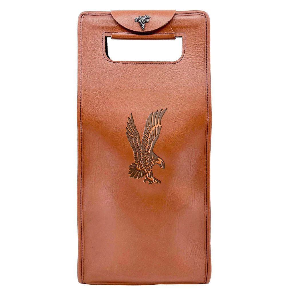 Eagle single bottle wine bag in saddle with model