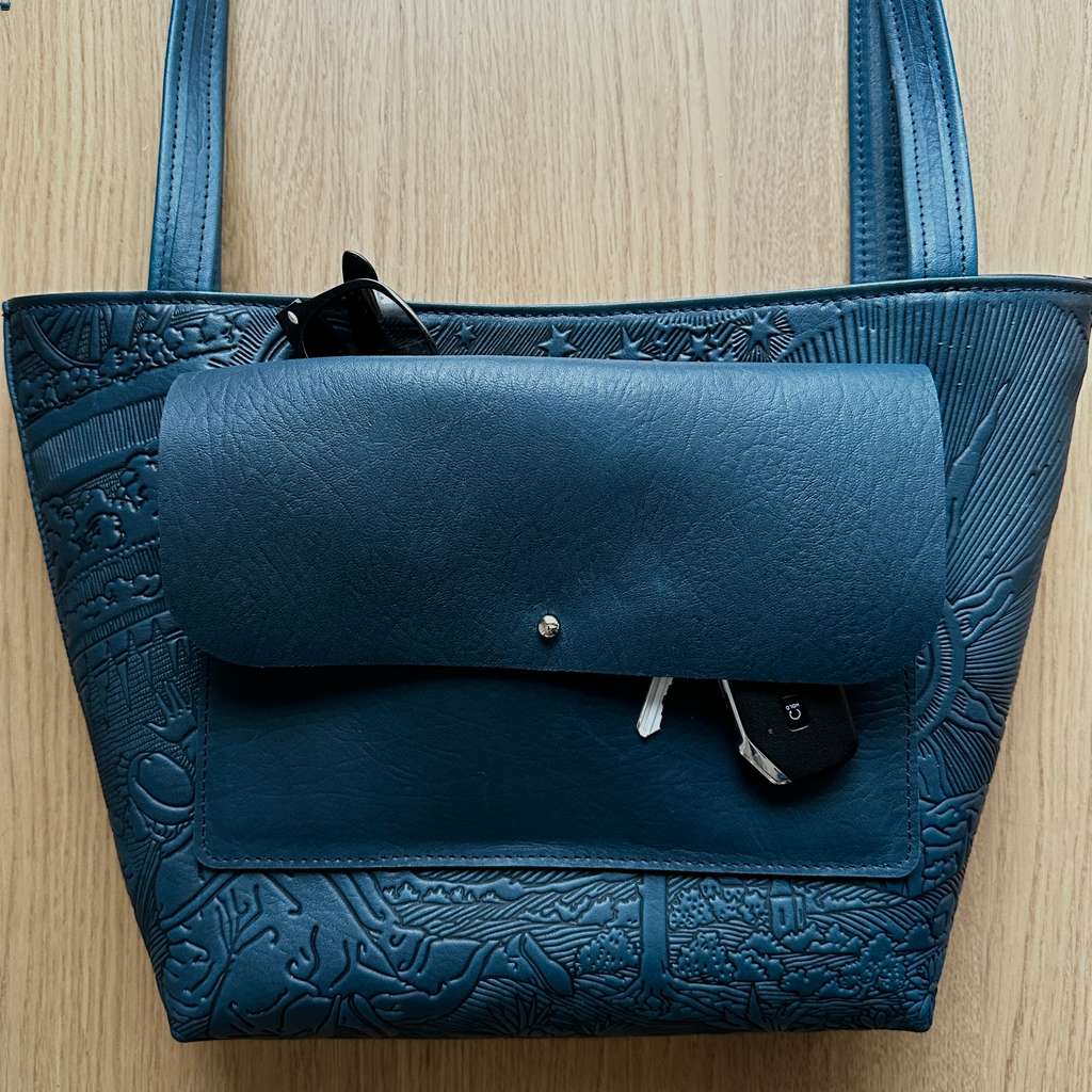 Leather Handbag, The Classic Tote, Roof of Heaven, Double Pocket Feature With Accessories